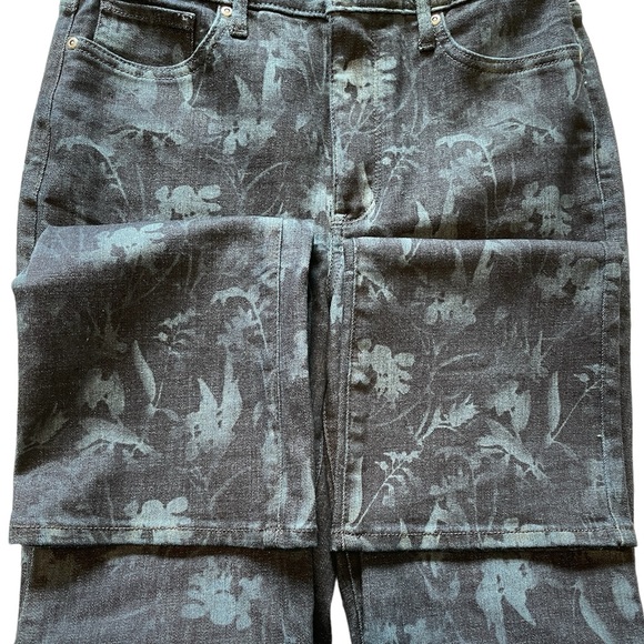 NYDJ LEAF PRINT SLIM BOOTCUT. SIZE 6. - Picture 6 of 11